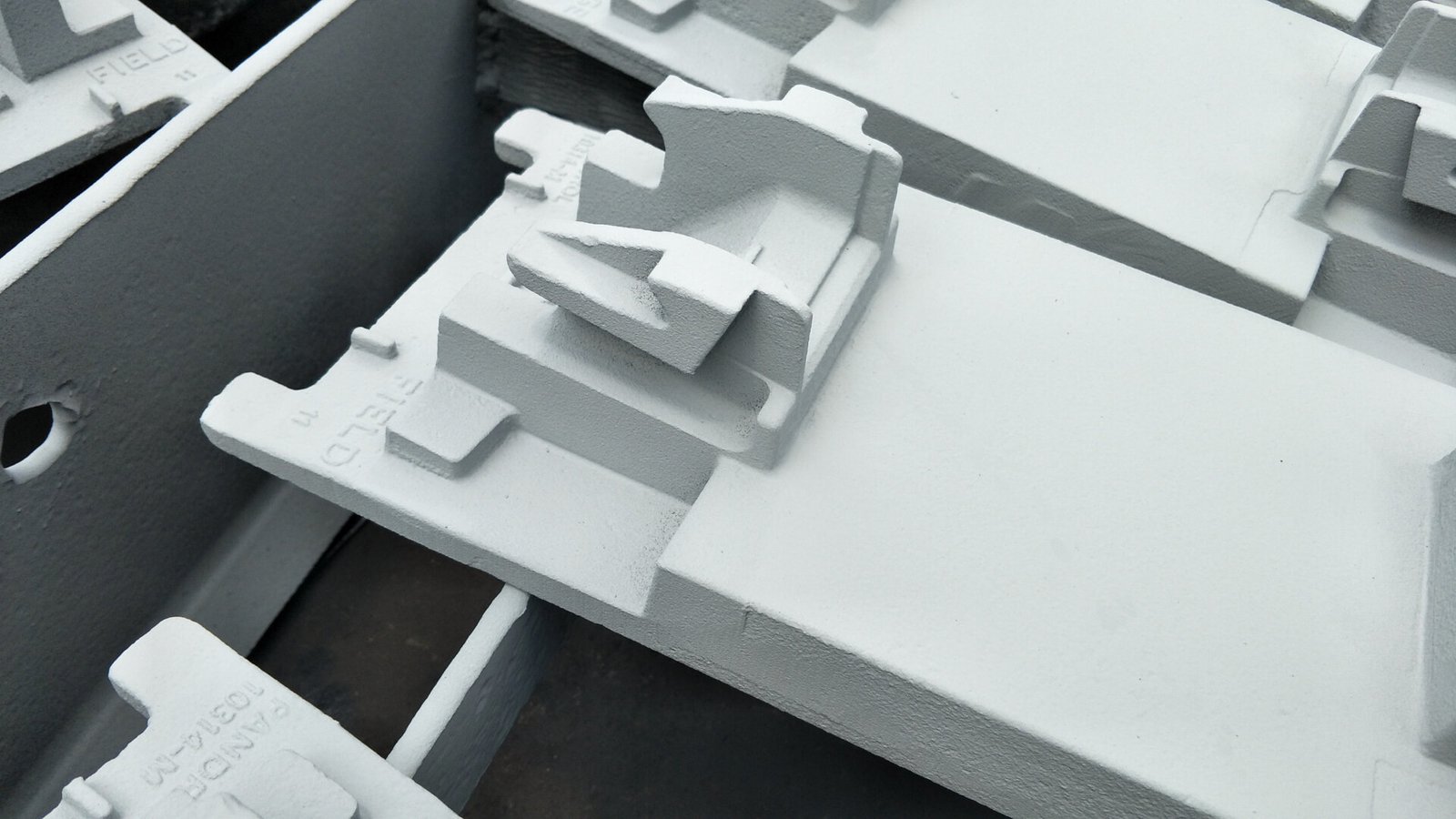 B2 C SINGAPORE ZINGA coating rail baseplates 1